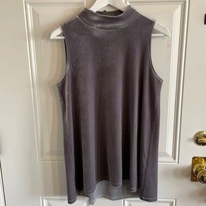 Elie Tahari Valvet silver top size Small